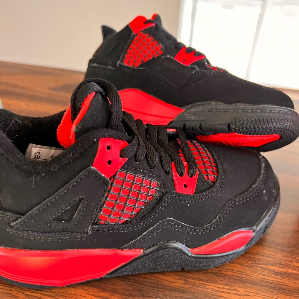 Air Jordan 4 Retro PS ‘Red Thunder’.